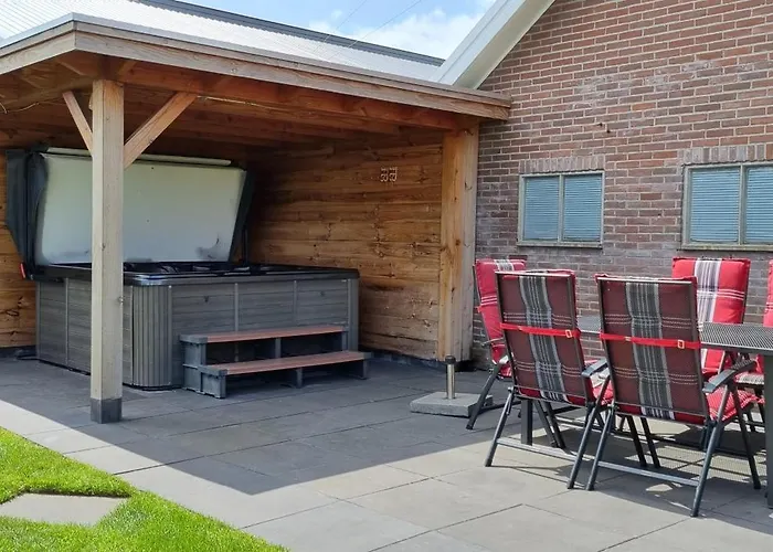 Semesterbostad Wellnesshuisje Boerenzwaluw Emst