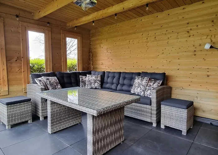 Semesterbostad Wellnesshuisje Boerenzwaluw