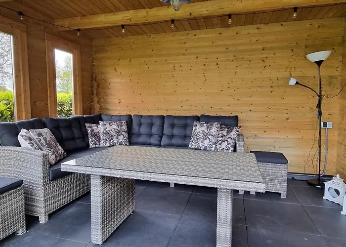 Semesterbostad Wellnesshuisje Boerenzwaluw Emst